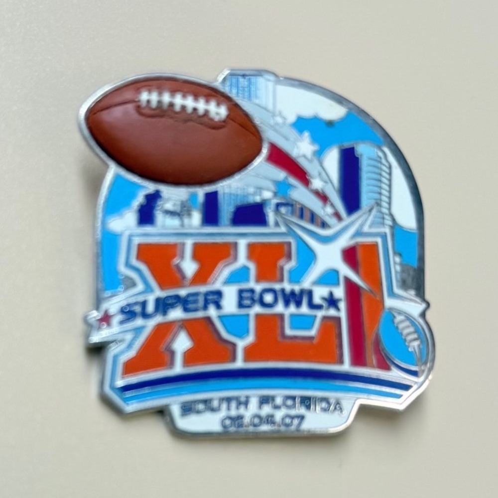 NFL Super Bowl XLI 2007 Collector Pin Miami Colts vs Bears Enamel 1.5"